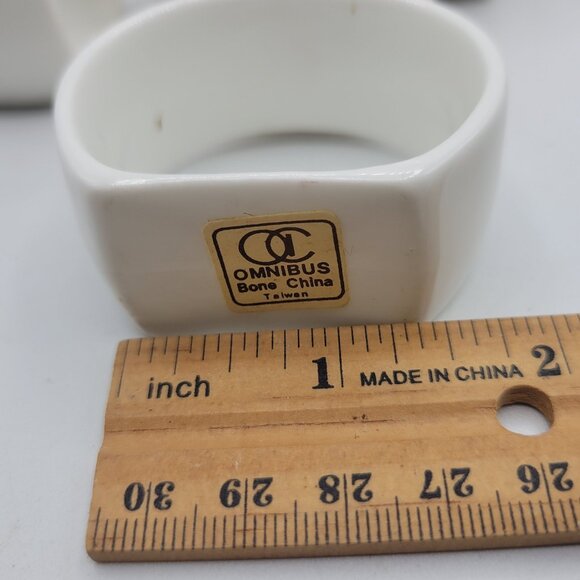 Set of 8 Napkin Rings Whimsical Sea Shells - Picture 4 of 8